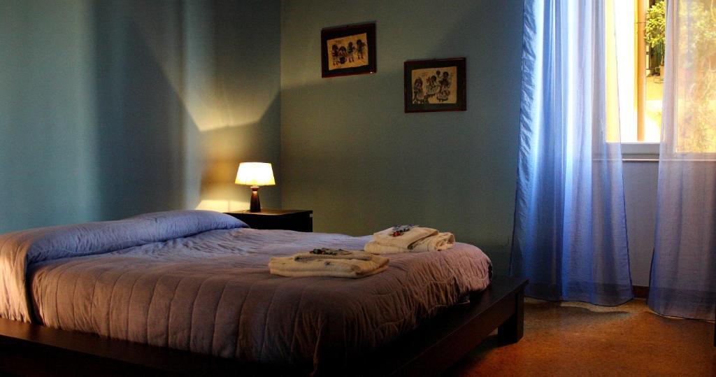 A Due Passi Dal Treno Appartement Pisa Kamer foto