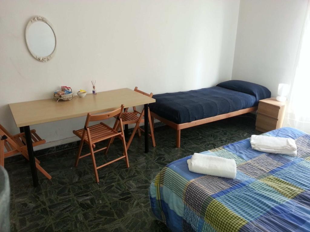 A Due Passi Dal Treno Appartement Pisa Kamer foto