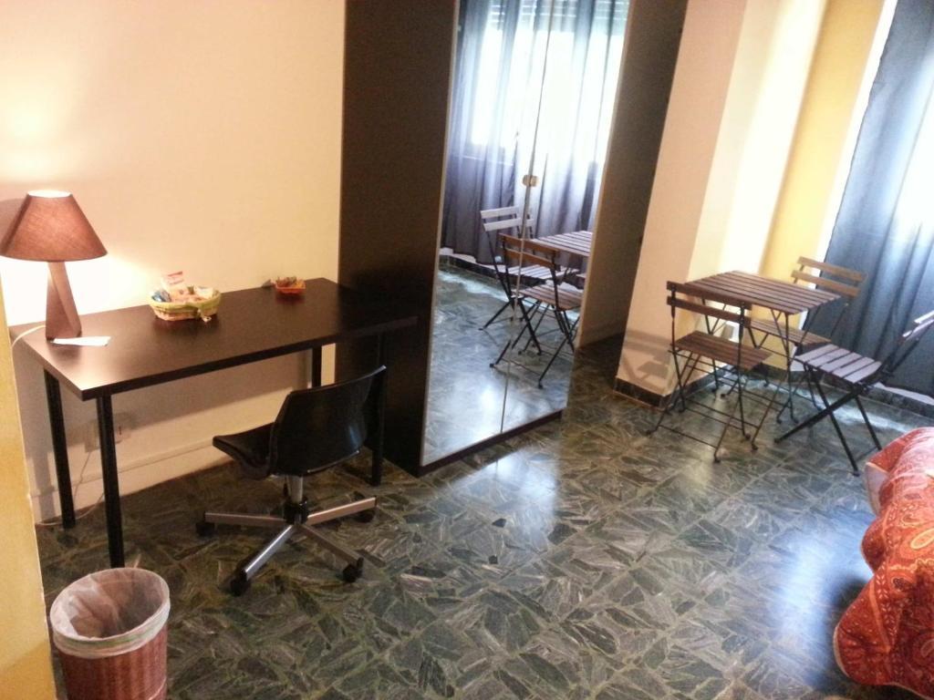 A Due Passi Dal Treno Appartement Pisa Kamer foto