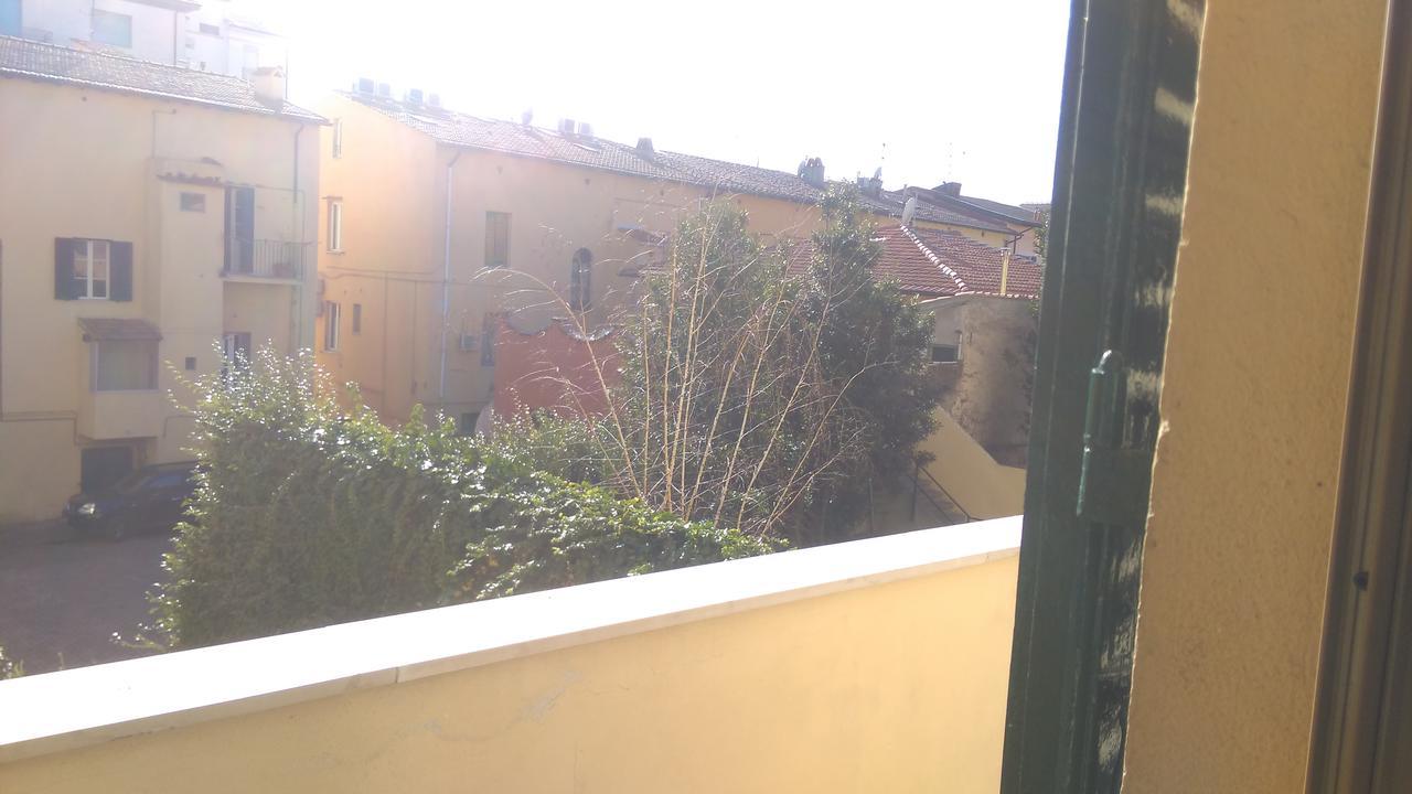 A Due Passi Dal Treno Appartement Pisa Buitenkant foto